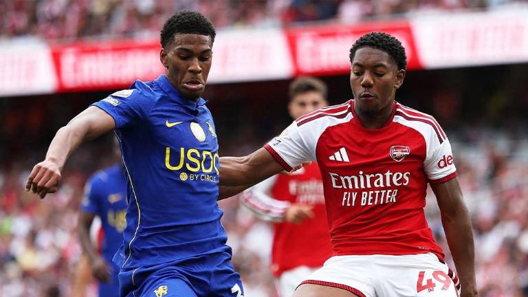 Arsenal llega a 9 puntos.
