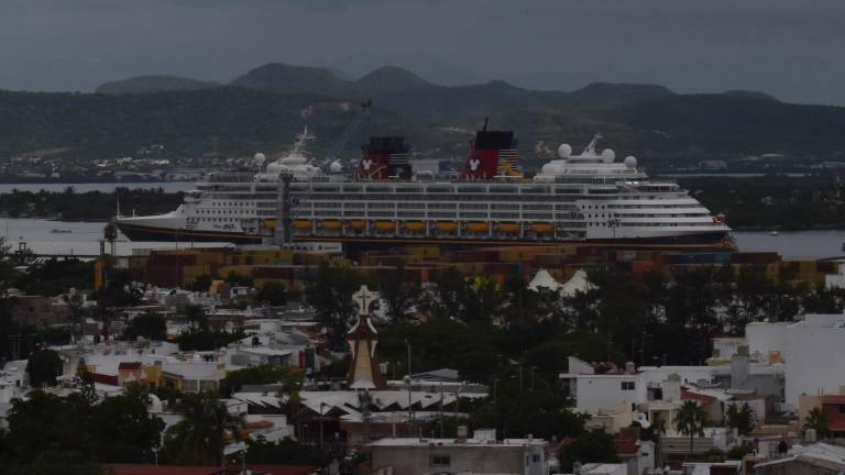 El crucero Disney Magic arribó al puerto de Mazatlán la mañana de este miércoles.