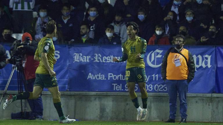 Diego Lainez anota en la victoria del Betis ante el Talavera en la Copa del Rey