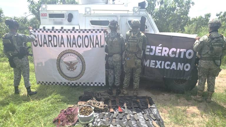 Fuerzas federales aseguraron armas y equipo táctico durante operativos en el municipio de Escuinapa.