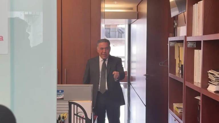 Inzunza afirmó tener la “conciencia tranquila” al ser entrevistado a su llegada al estacionamiento del recinto legislativo.