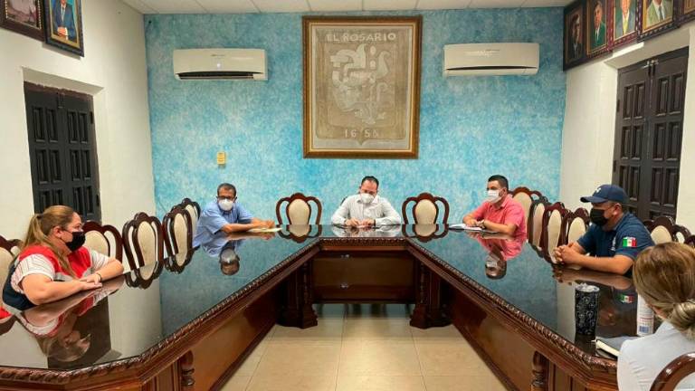 Autoridades municipales se reunieron en Cabildo.