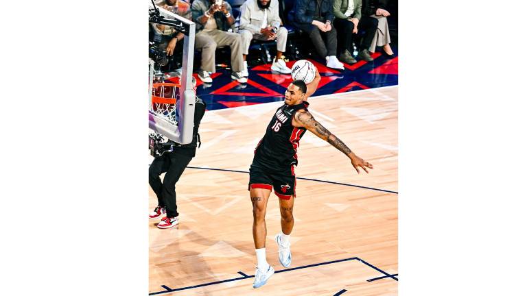 Johnson supo administrar sus recursos para sorprender al público y consagrarse campeón.