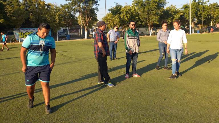 José Alberto Beltrán Figueroa recorre canchas en tres ejidos.