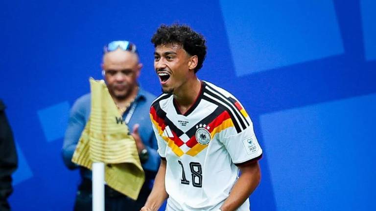 Alemania espera recuperación de Nathaniel Brown ante Paraguay.