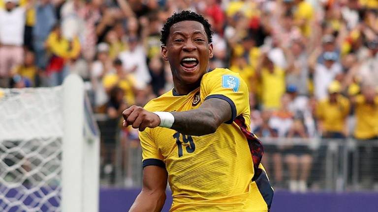 Gonzalo Plata anota el gol del triunfo ecuatoriano.