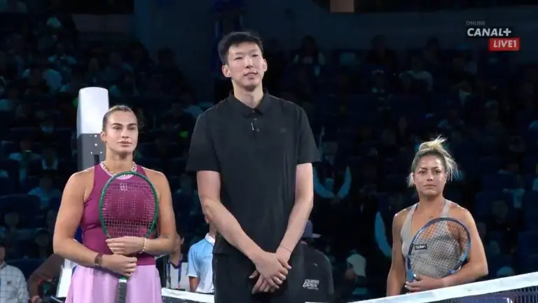 La mexicana Renata Zarazúa no pudo dar la sorpresa ante la favorita Aryna Sabalenka en China.