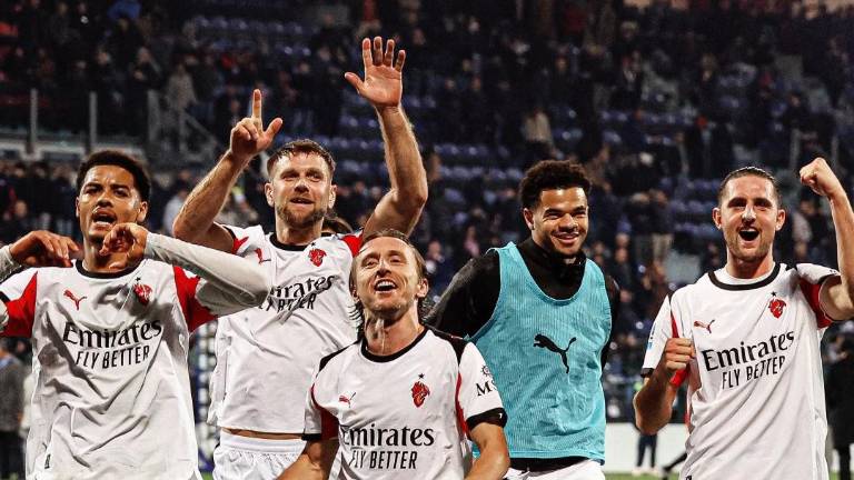 Milán dormirá como líder de la Serie A.