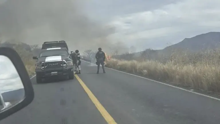 En un operativo en Manzanillo, autoridades abatieron a “La Barquita”, identificado como jefe de pistoleros de una facción del Cártel de Sinaloa en la región.