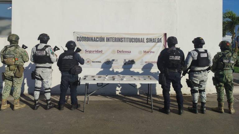 Una inspección realizada en el Centro Penitenciario de Culiacán permitió el decomiso de presunta mariguana, teléfonos celulares y otros objetos ilícitos.