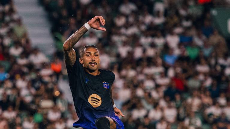 Raphinha se estrena en la temporada con doblete.