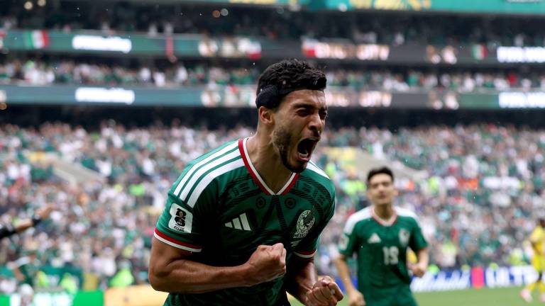 Raúl Jiménez marcó 2-0 por México.