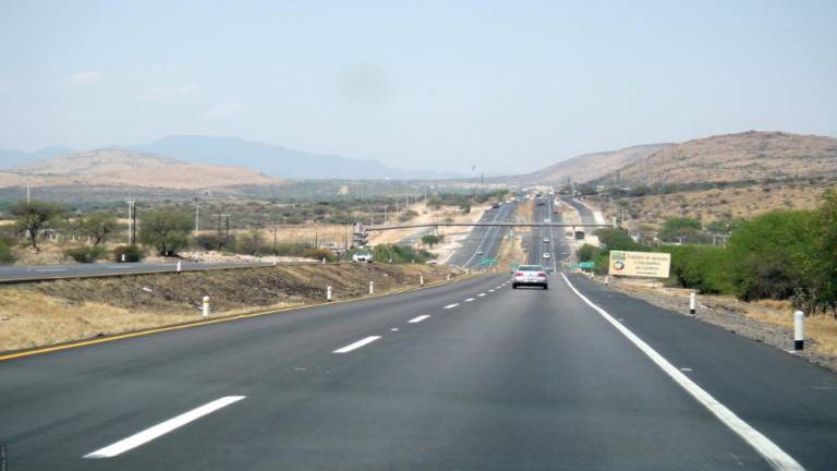 El tramo de la carretera 57 que va del municipio de Matehuala al estado de Nuevo León es un foco rojo para transportistas y migrantes.