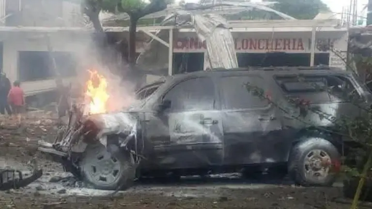 El sábado en el municipio de Coahuayana, Michoacán, estalló un coche bomba frente a las instalaciones de la Policía Comunitaria.