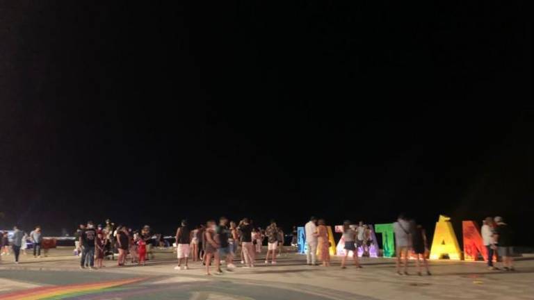 ‘Olvidan’ que existe Covid-19 en Mazatlán