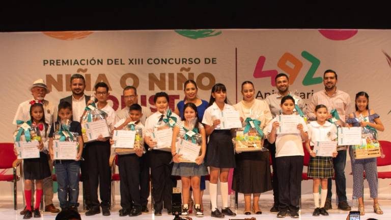 Los pequeños recibieron su reconocimiento.