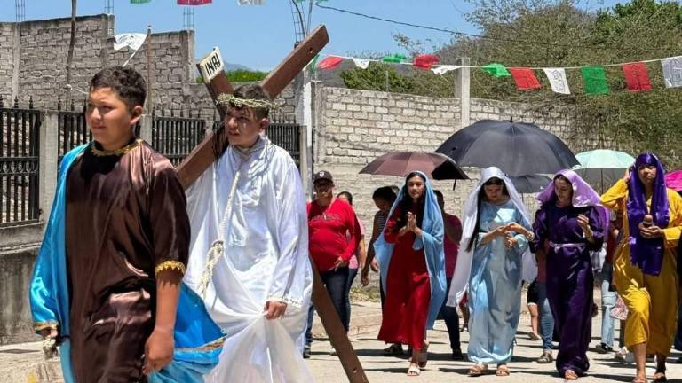 La representación, con más de un siglo de historia, recorrió las calles del pueblo de raíces indígenas este Viernes Santo.