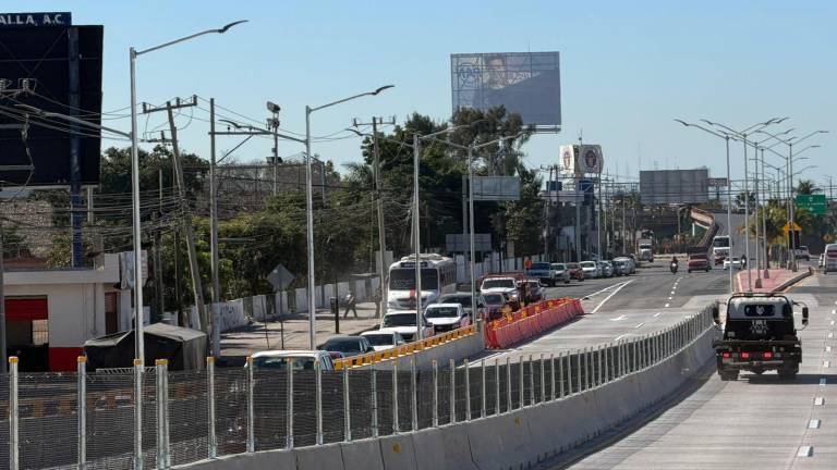 La apertura del puente vehicular en la salida norte de Mazatlán ha permitido un tráfico más fluido.
