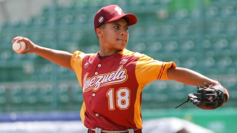 Willy Rodríguez le lanza sin hit a México.