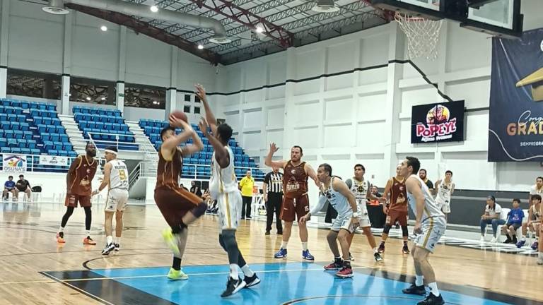 Piratas Basketball le gana el primer juego de la temporada a Guasave.