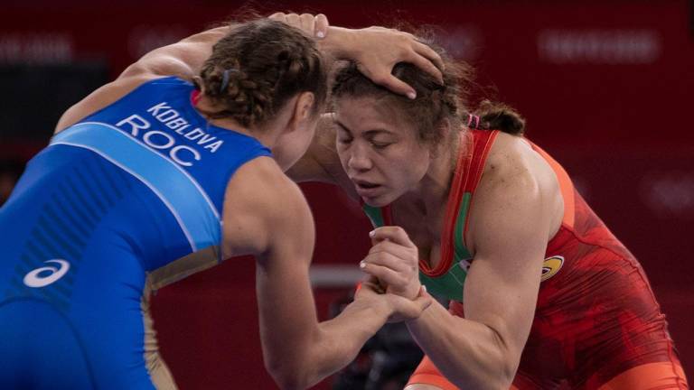 Jane Valencia, durante su combate ante la representante del Comité Olímpico Ruso.