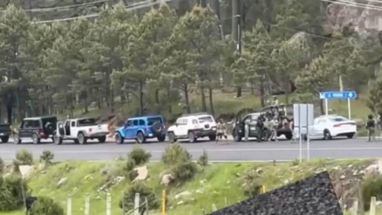 Camionetas aseguradas tras el operativo en Mexiquillo.