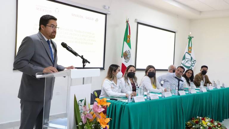 Secretario de Salud estatal Cuitláhuac González Galindo