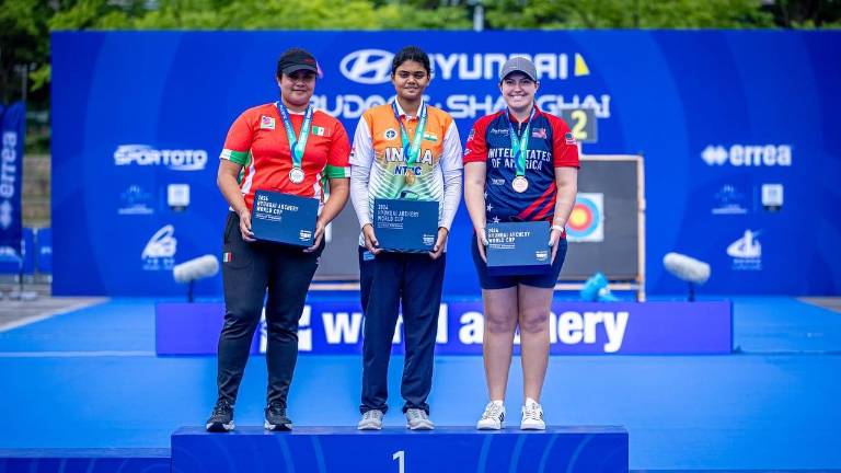 Maya Becerra Arizaga, medallista de plata en Serial de Copas del Mundo de World Archery Shangái 2024.