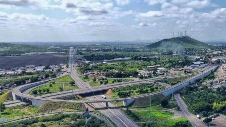 Estiman que el costo para reponer el daño y echar a andar nuevamente las luminarias rondará los 300 mil pesos.