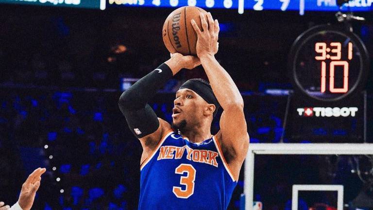 Knicks barren a Sixers y esperan rival entre Cavs y Pistons.