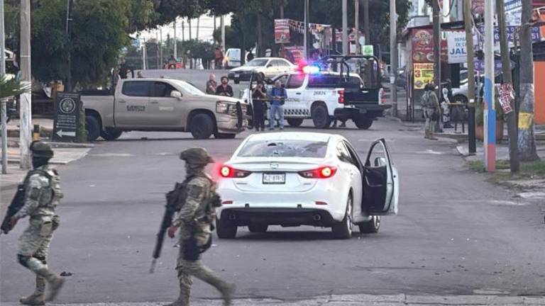 El martes un joven murió asesinado en un ataque armado sobre la Avenida Álvaro Obregón, en Culiacán.