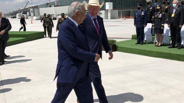 Ken Salazar Comprometi Intereses De EU Al Acercarse A AMLO Dice NYT 