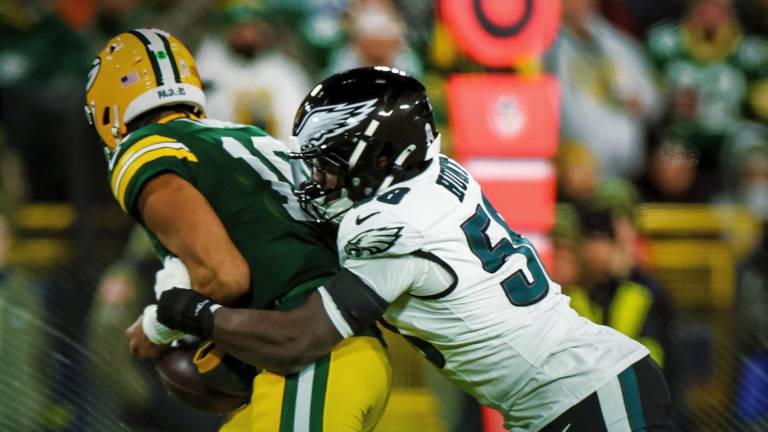 Los Eagles se impusieron en duelo de fuertes defensivas a los Packers en Green Bay.
