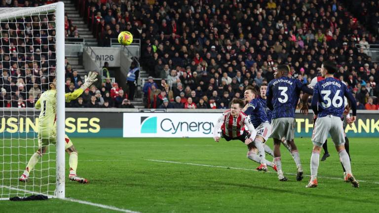 Arsenal y Brentford empatan a un gol.