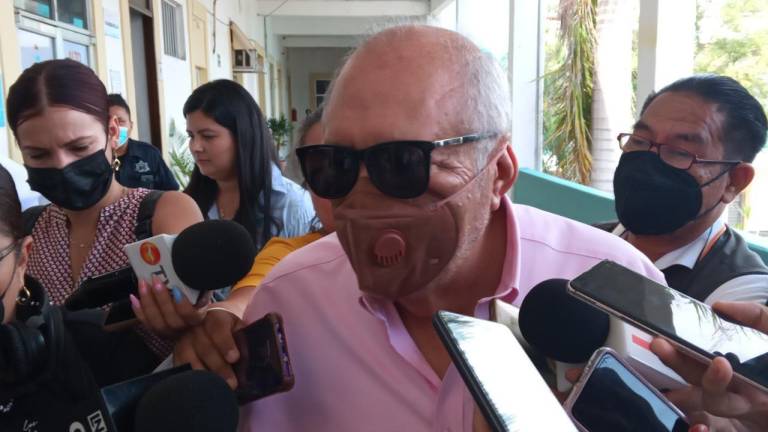 Alcalde de Mazatlán refrenda apoyo a Rocha Moya ante diferencias con el PAS