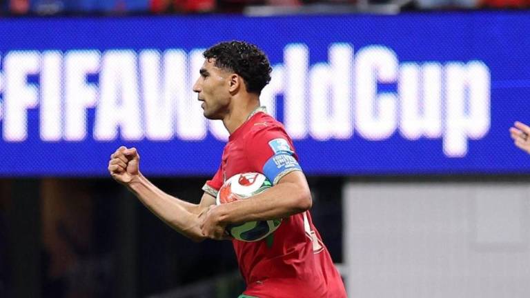 Achraf Hakimi marca por Marruecos.