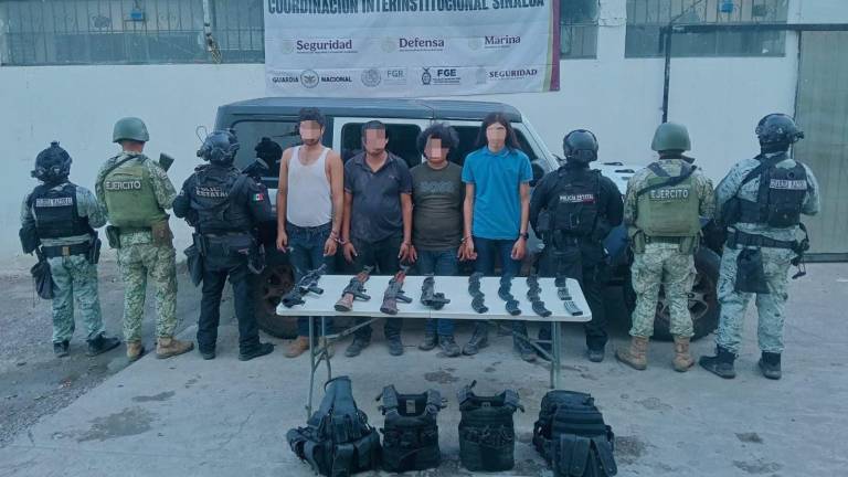 Cuatro hombres fueron detenidos en un operativo en la comunidad de El Recreo, en Mazatlán.
