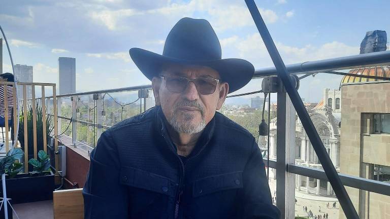 Elementos de la Policía de Morelia detuvieron a tres personas y una de ellas cuenta con una orden de aprehensión por el homicidio de Hipólito Mora, ocurrido en 2023.