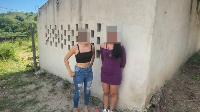 Elementos de la Marina encontraron a las dos mujeres durante recorridos de vigilancia en el poblado de La Mora Escarbada, en Mazatlán.