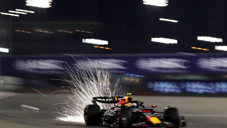 ‘Checo’ Pérez largará segundo en el GP de Baréin; Verstappen se quedó con la pole