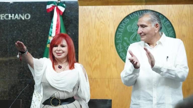 Layda Sansores rindió protesta.