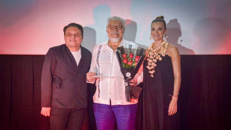 Recibe homenaje Joaquín Cosío en la sexta edición de ‘Árbol Rojo Festival del Sur’