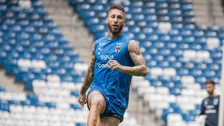 Sergio Ramos buscará comandar la defensiva de Rayados en el duelo de ida ante el América.