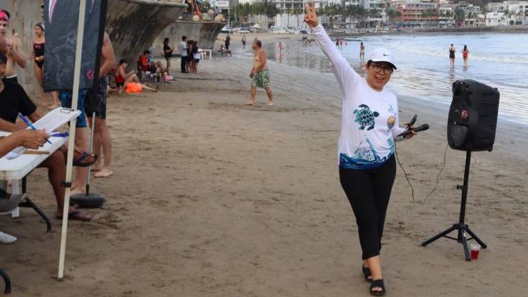 El homenaje a Miyuki Gómez reconoce su trayectoria y el impulso que dio a la natación en aguas abiertas.