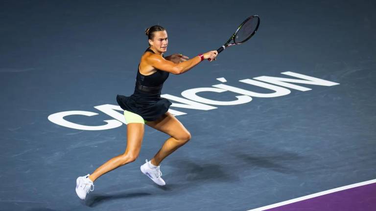 Sabalenka tiene demoledor arranque en WTA Finals, en Cancún