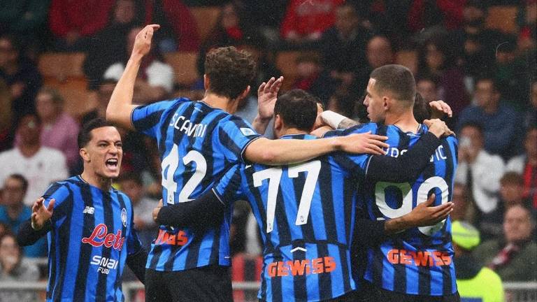Atalanta gana 3-2 en Milán.