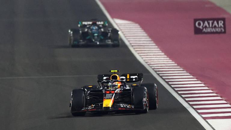 Max Verstappen gana el GP de Catar; ‘Checo’ Pérez remonta pese a sanciones y finaliza décimo
