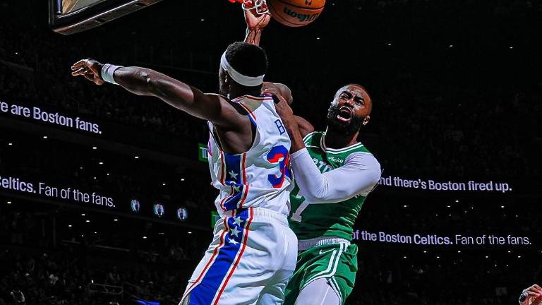 Celtics no pudo repetir victoria ante los Sixers, que ganó y empató la serie.