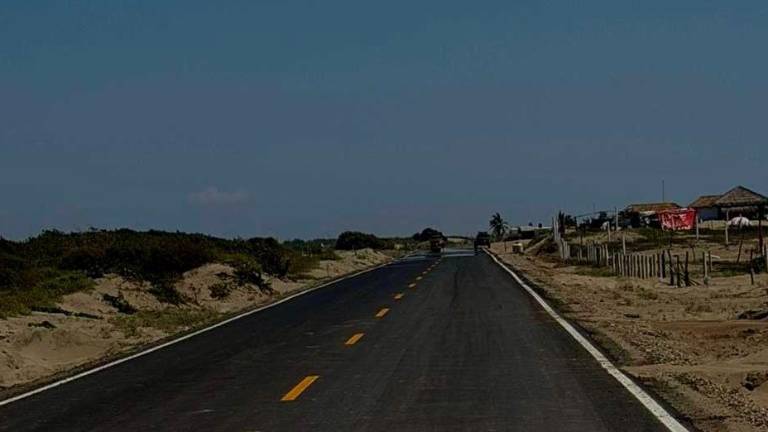 El tramo carretero, construido con carpeta asfáltica, está listo para su uso inmediato, indicaron autoridades.
