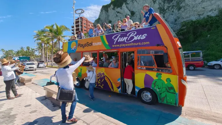 Este miércoles, el puerto registró el arribo del crucero “Carnival Panorama”, con 4 mil 304 pasajeros y 1,414 tripulantes.